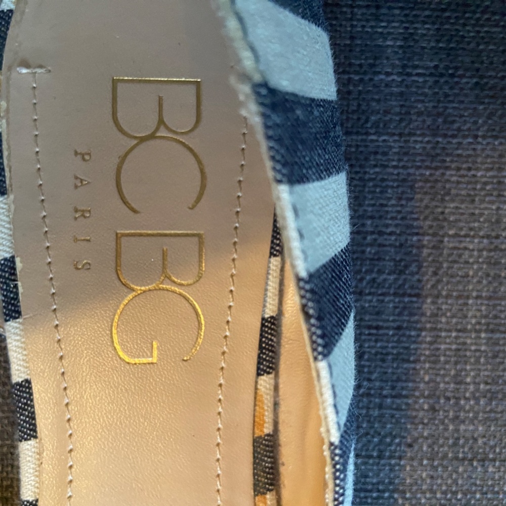 BCBG flats - Picture 3 of 6